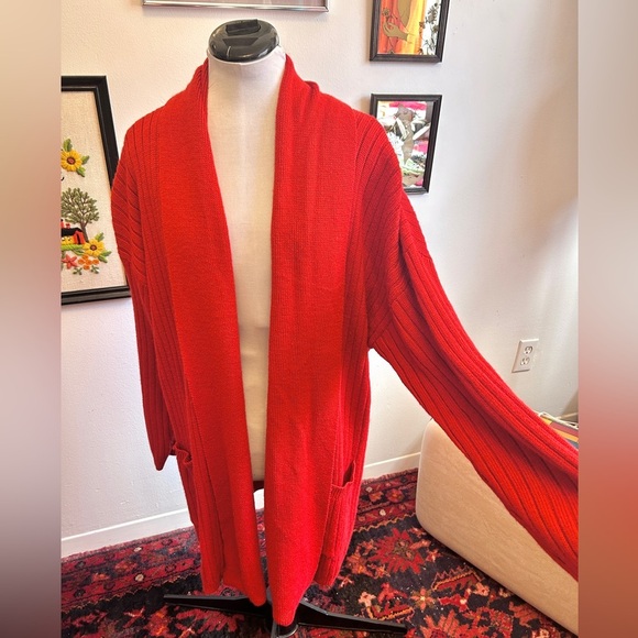Vintage 1980s/90s Oversized Red Wool Knit Cardigan – XL to 3X Fit - Picture 9 of 11